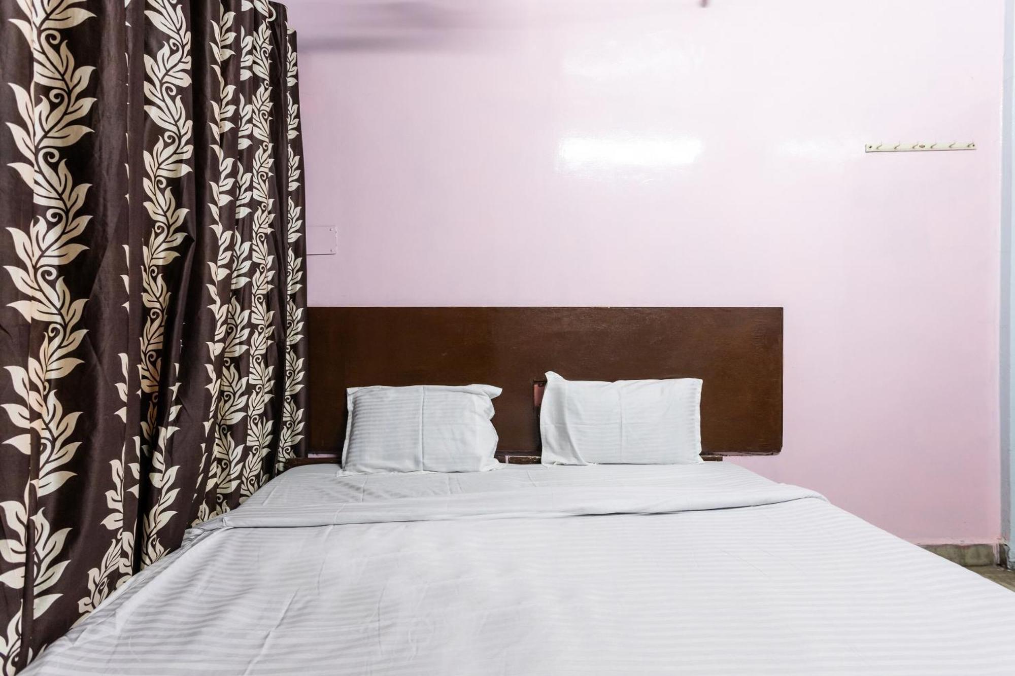 Hotel Vanilla Bhopal Exteriör bild
