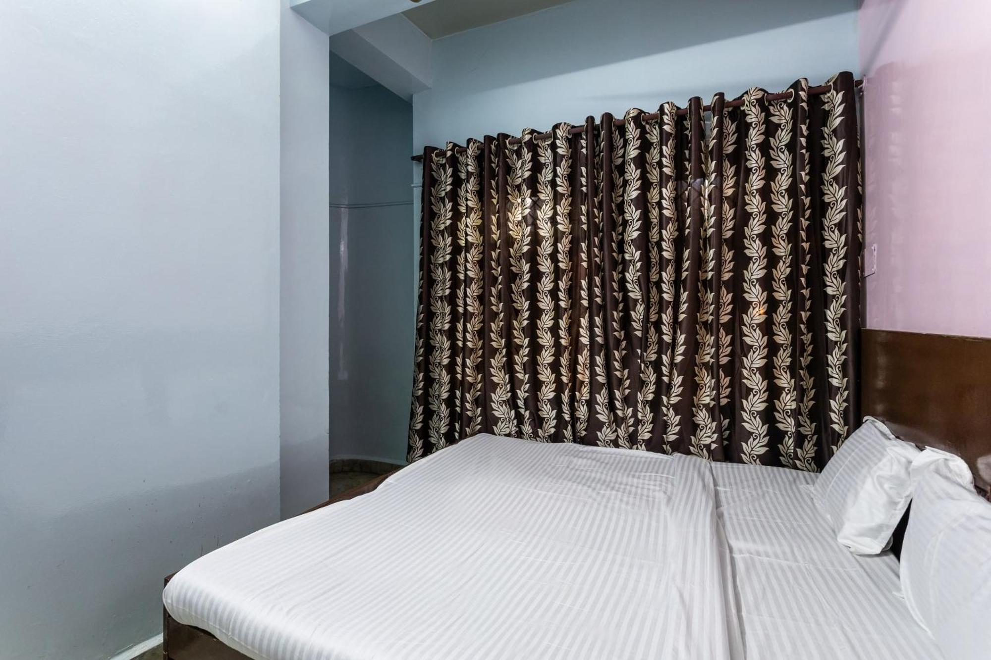Hotel Vanilla Bhopal Exteriör bild